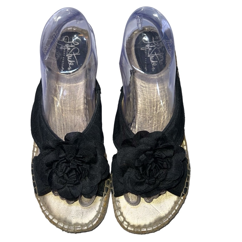Life Stride Women's Wedge Heel, Black Straps, Roses, Espadrilles Shoes Size 8.5